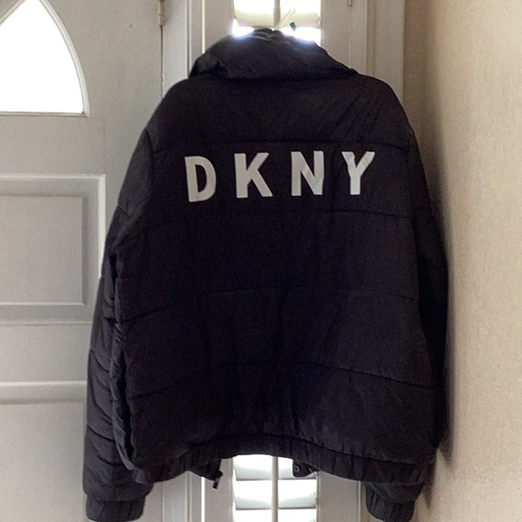 Black puffer jacket from DKNY size XL - Picture 4 of 4